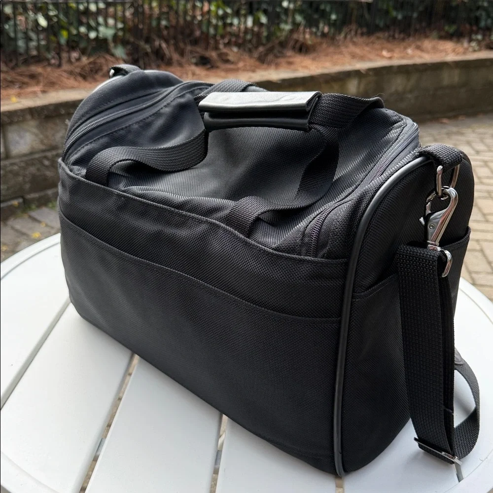 HARTMANN SMALL CARRY ON COSMETIC, TOILETRY BAG BLACK NILON WITH STRAP - Picture 3 of 14